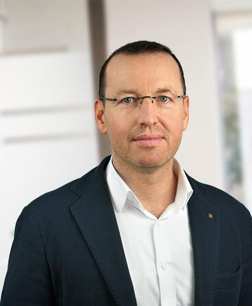 Spende statt Geschenke:  solute spendet 1.000 Euro an DKMS